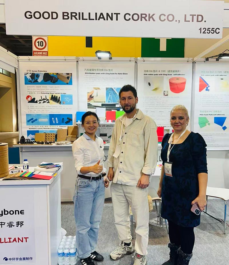 एक पूरा कंटेनर यूके की ओर जा रहा है!